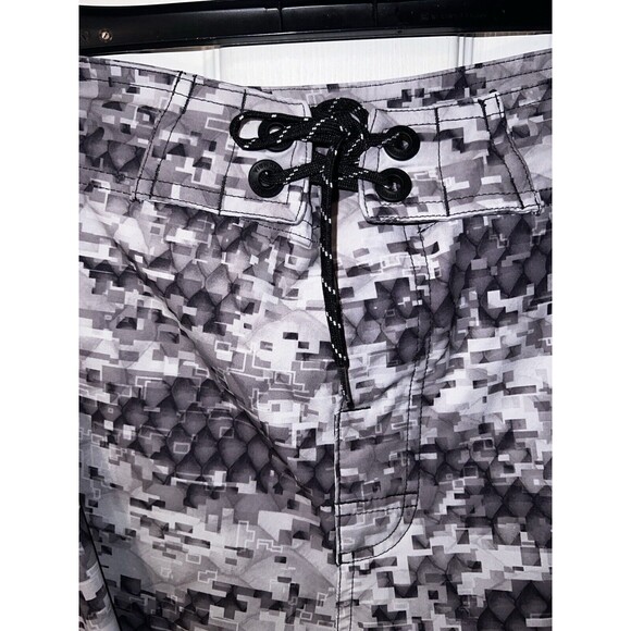 Columbia PFG Offshore II Mens Sz 40 Grey camo Board Shorts Fishing Swim UPF 50 - Picture 2 of 9